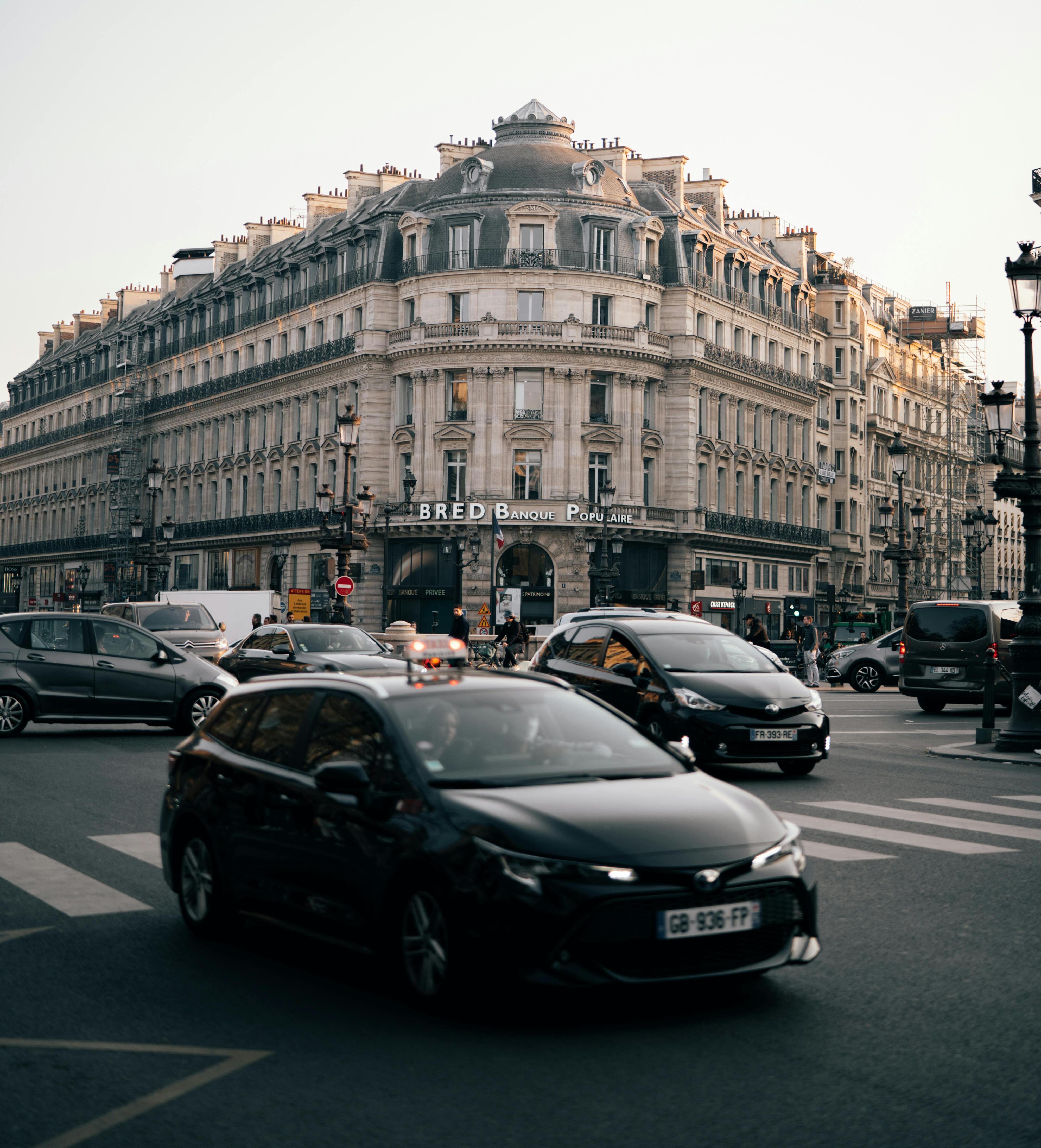 Équipe de chauffeurs professionnels Serenity Taxi